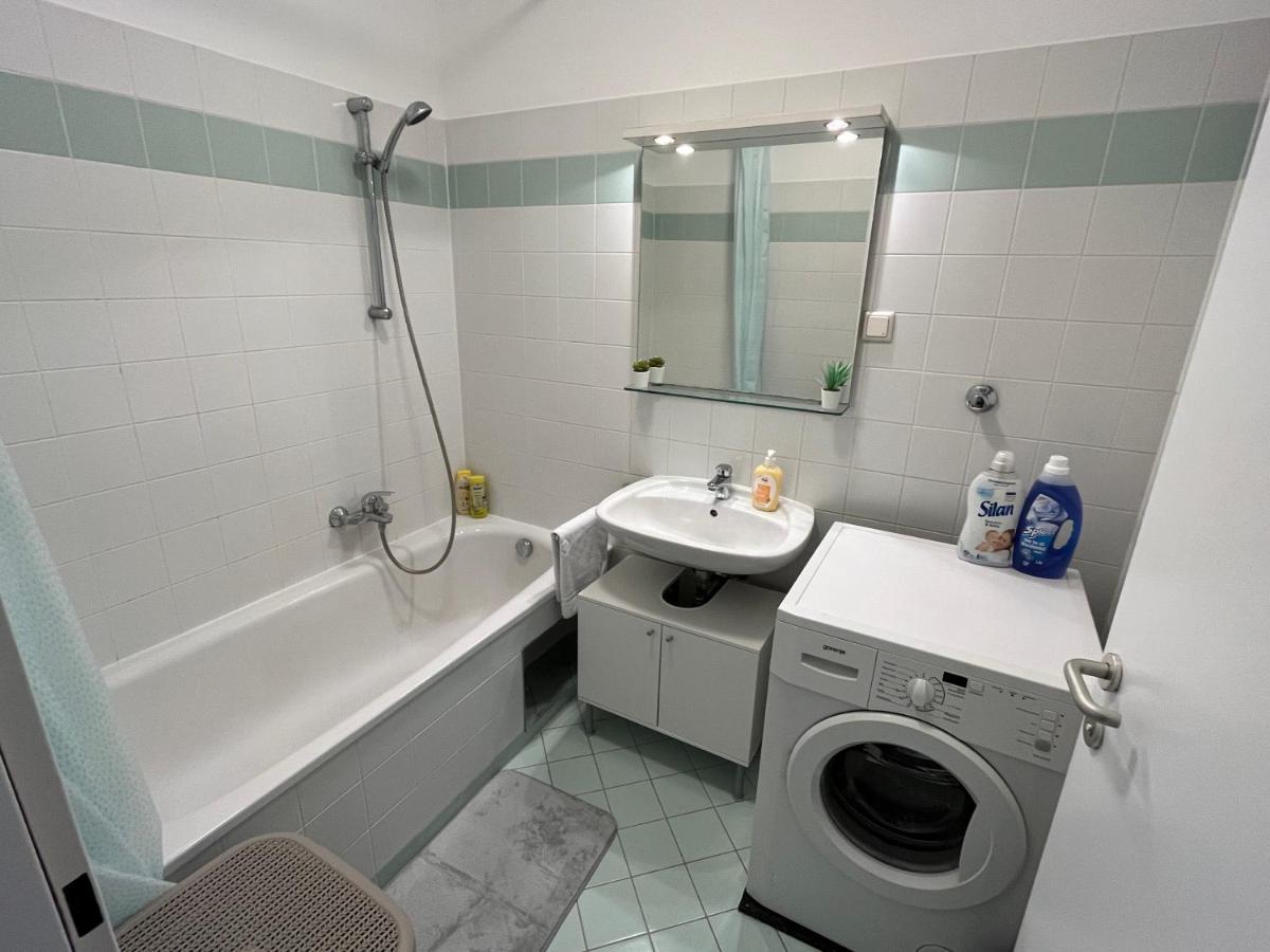 Cool Schonbrunn Apt 2Br Apartment Wien Ngoại thất bức ảnh